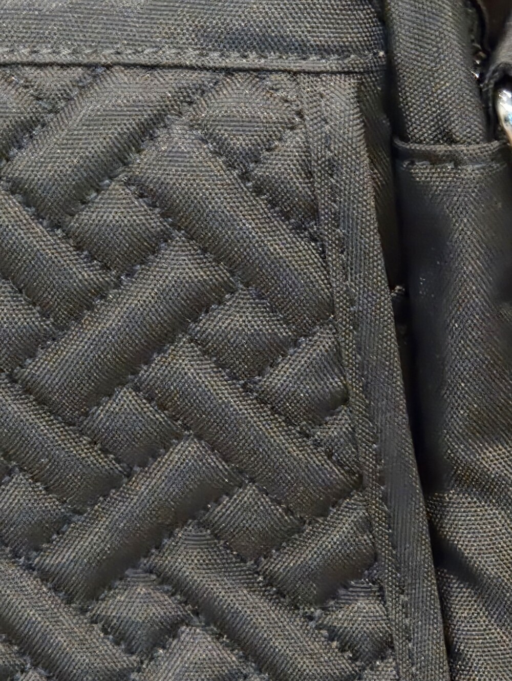 LUG Flapper Black Quilted Crossbody Bag New - Picture 4 of 14